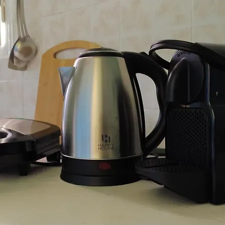 Elia Honolulu * Hriszí Aktí Haniá