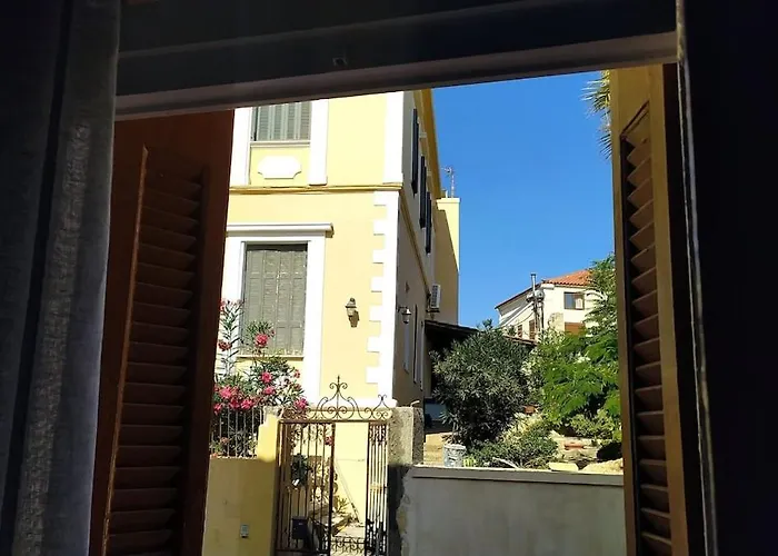 Chania Elia Chalepa *